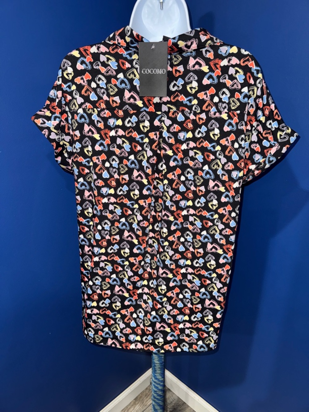 Cocomo-NWT Black Heart-Print Zip Front Blouse Size Large - Picture 4 of 17